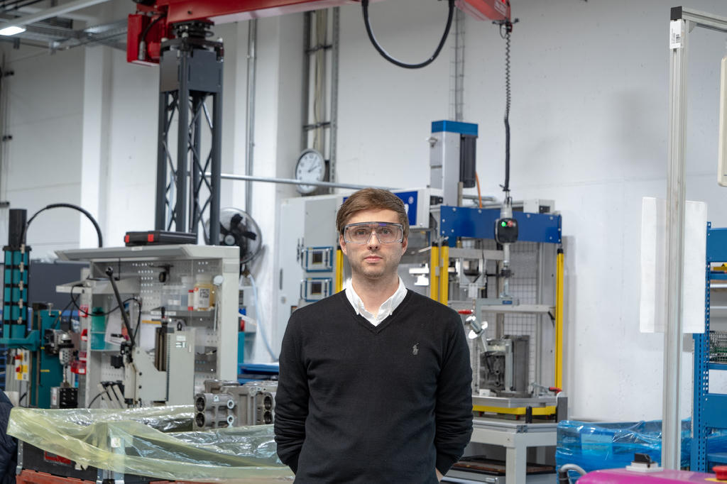 「QuickLiftシステムは、より高い安全性と構造化されたプロセスを確保します。マニュエル・メイヤー、プロセスチームマネージャー、高速エリア噴射ポンプコモンレール